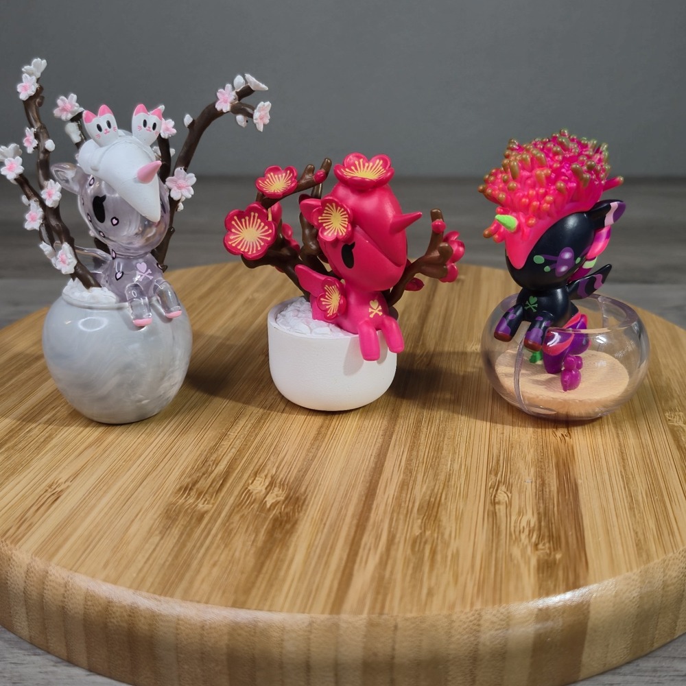 Tokidoki Neon Reef Glow Coral Mermacorno Botanical Unicorno Cherry Blossom/Faith